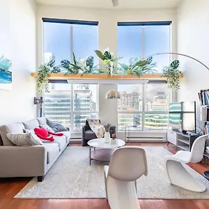 Loft In Downtown With Free Parking Vancouver